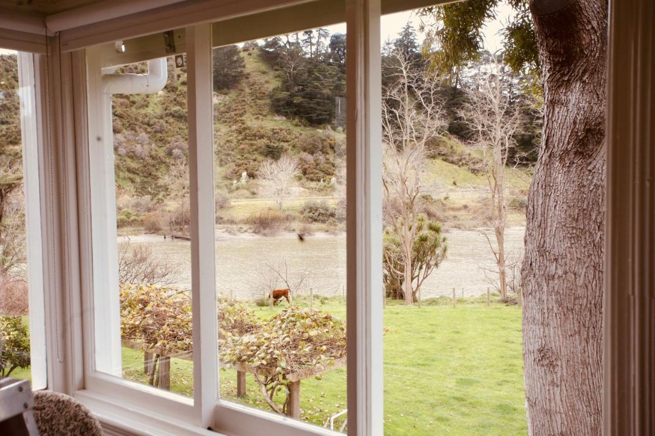The Signal Box Hotel Whanganui Exterior photo